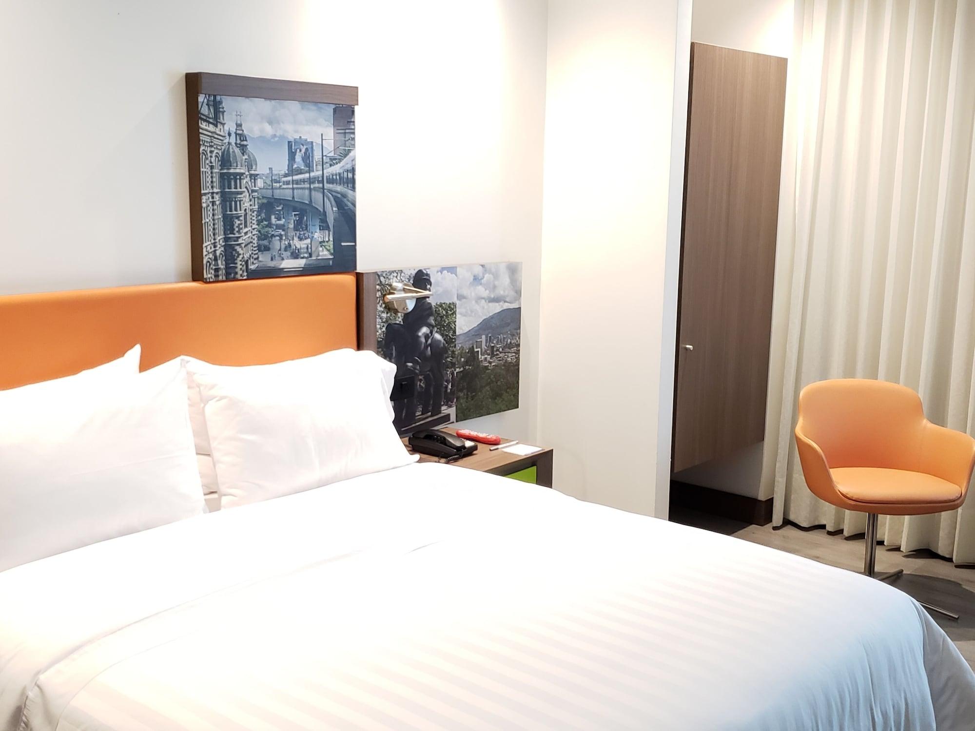Hotel Hampton By Hilton Yopal Exterior foto