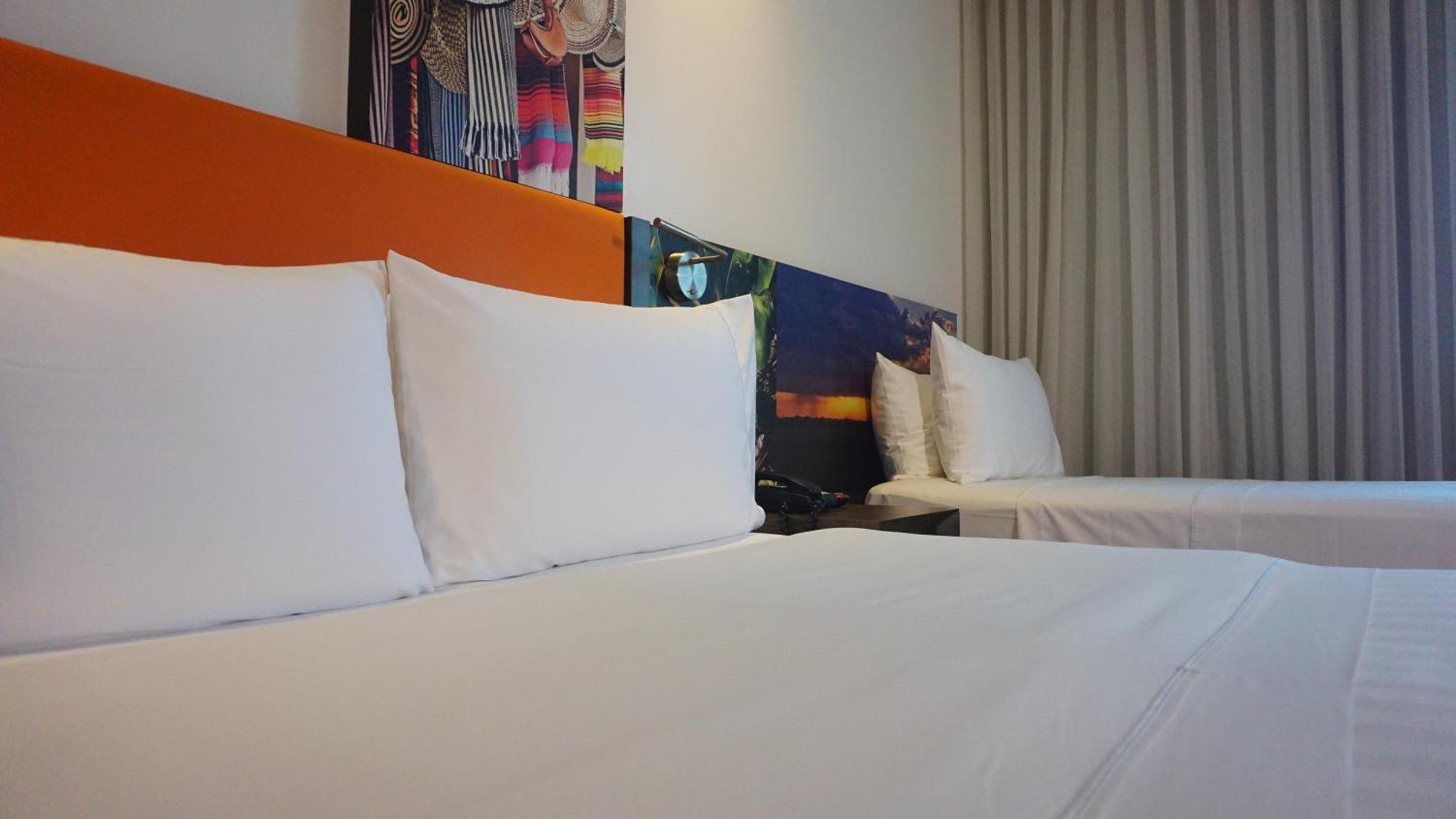 Hotel Hampton By Hilton Yopal Exterior foto